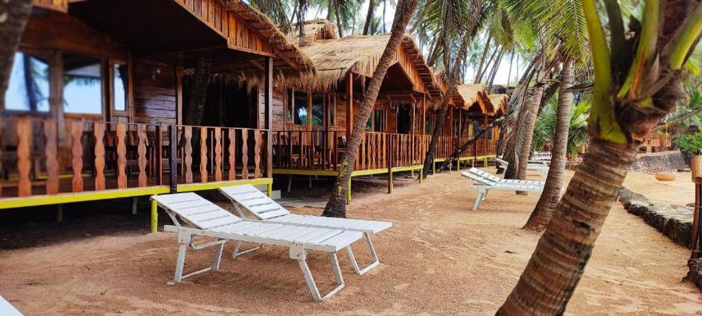 Sea Front Cottage Little Khola Cola Екстериор снимка