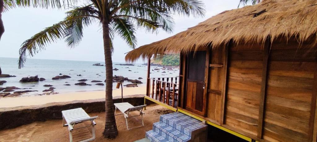 Sea Front Cottage Little Khola Cola Екстериор снимка