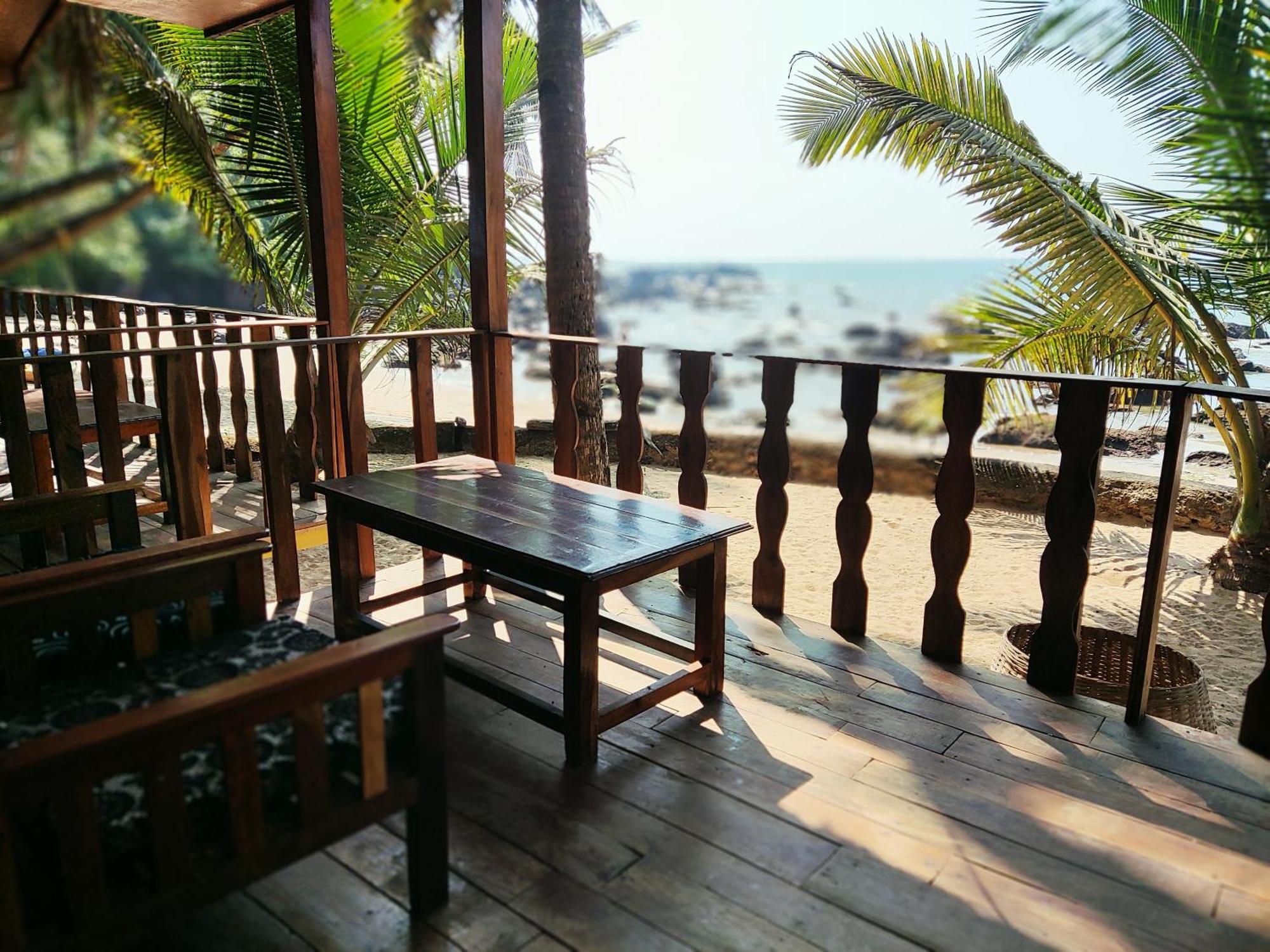 Sea Front Cottage Little Khola Cola Екстериор снимка