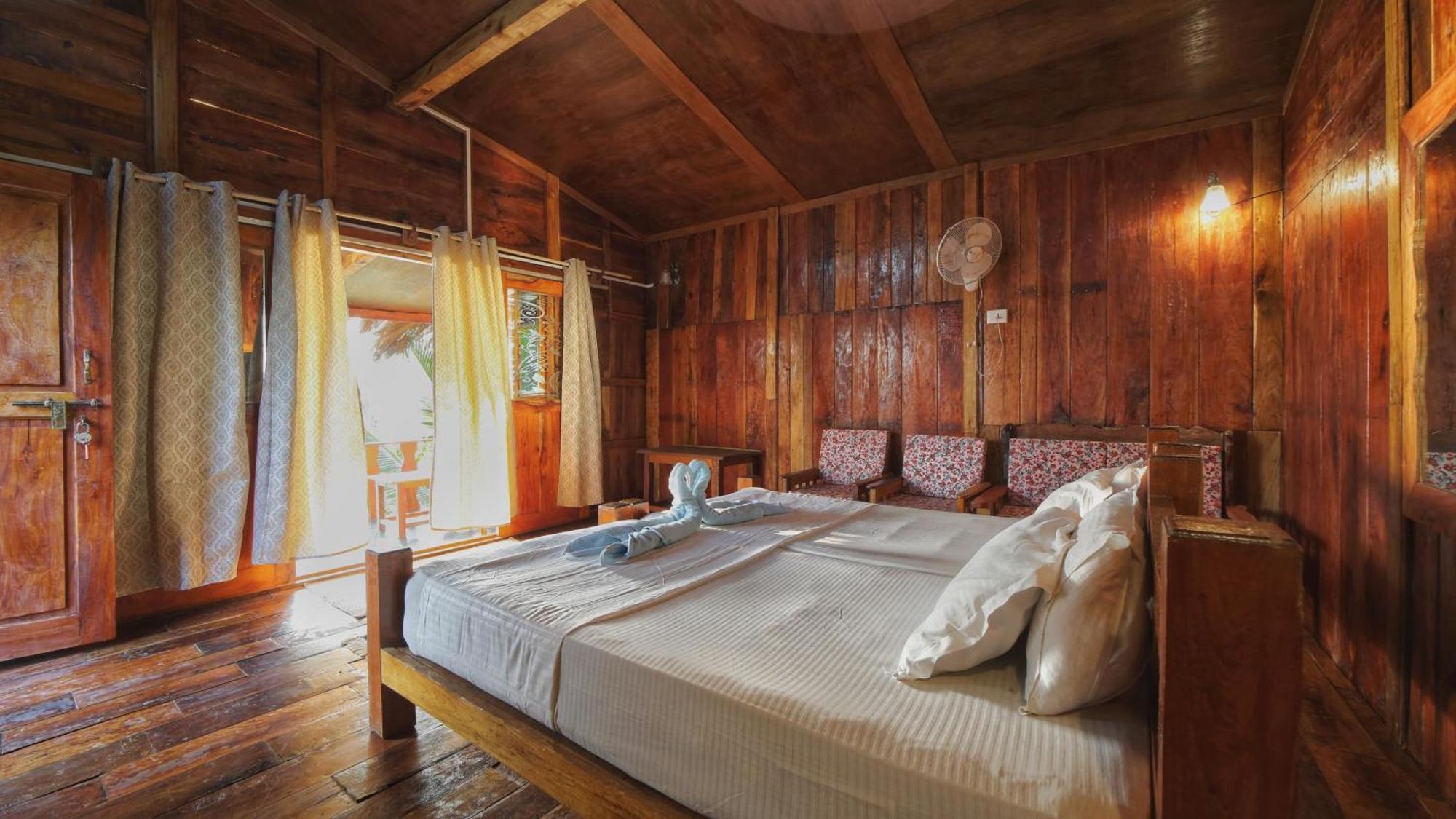 Sea Front Cottage Little Khola Cola Стая снимка